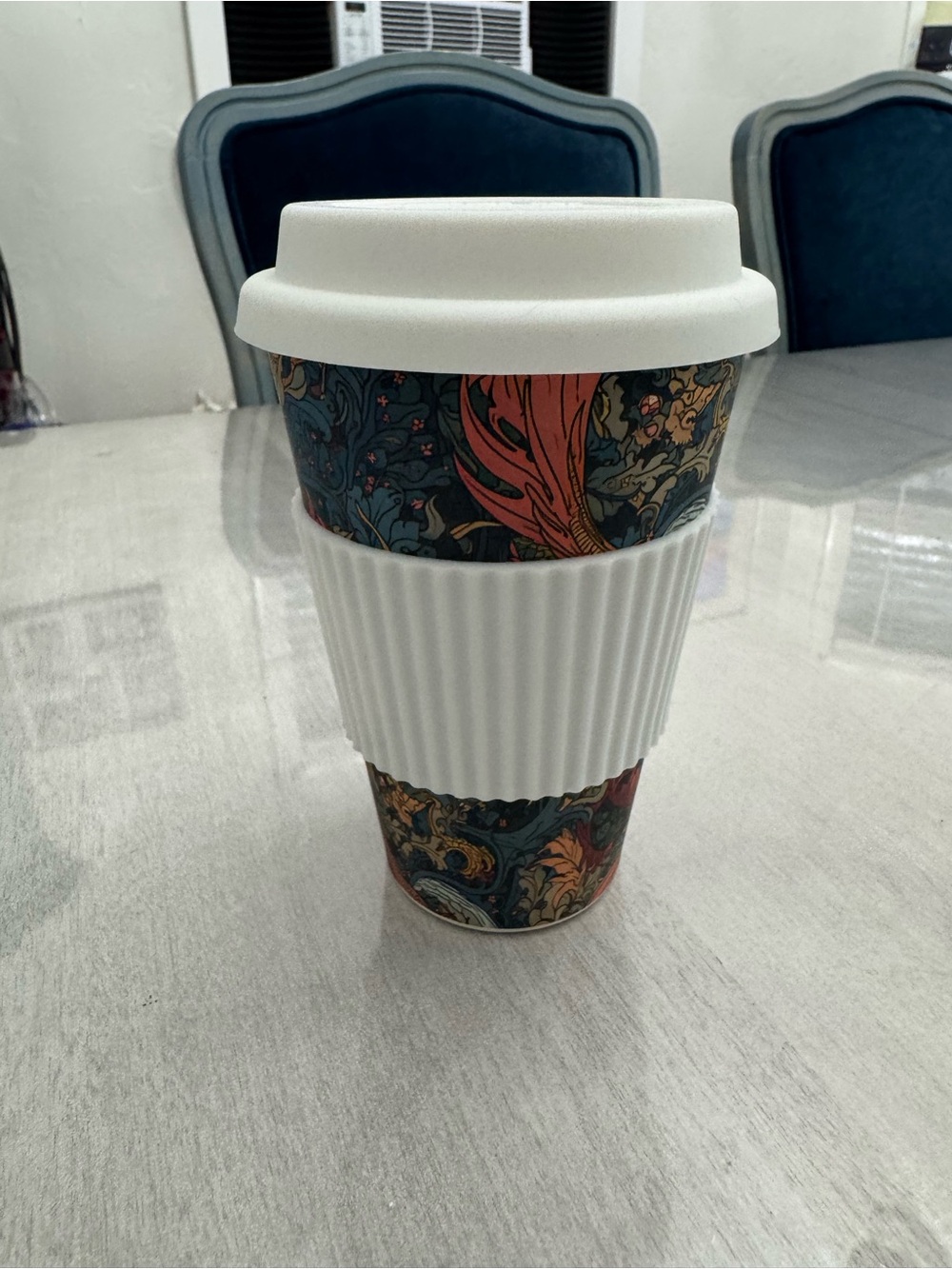 NWOT Reusable Hot Coffee Tea Drink Cup with Removable Cup Sleeve Medieval Dragon
